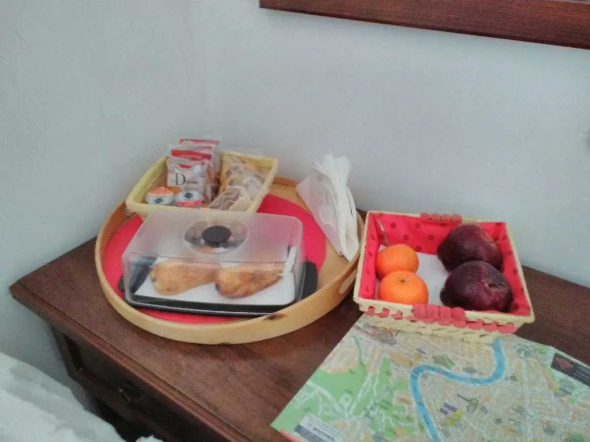 Francesca Tourist Apartment 로마 게스트하우스